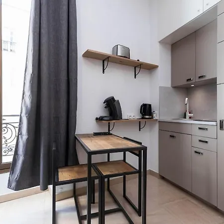 Superbe Hyper Centre Immeuble Standing * Nice